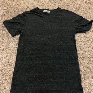 Men’s Threads 4Thought black heathered shirt. Sm.